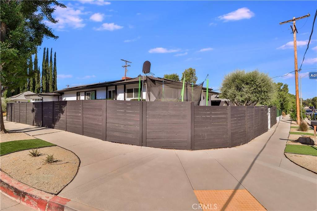 Woodland Hills, CA 91367,23861 Califa ST