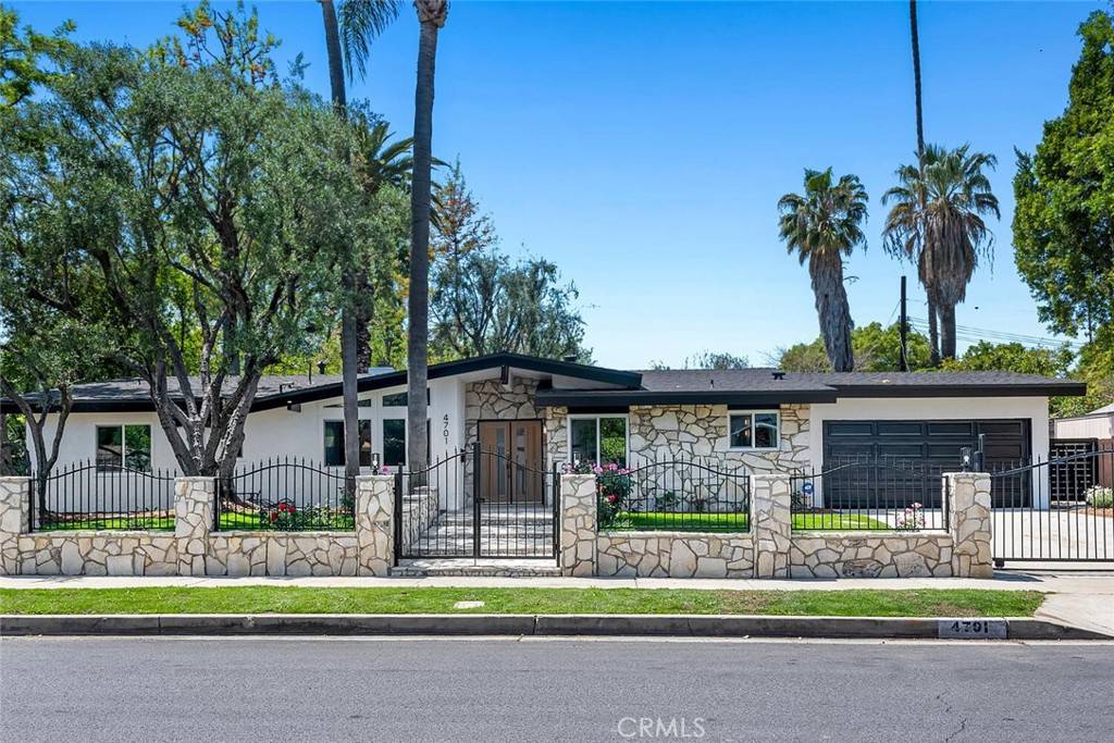 Woodland Hills, CA 91364,4701 Deseret DR
