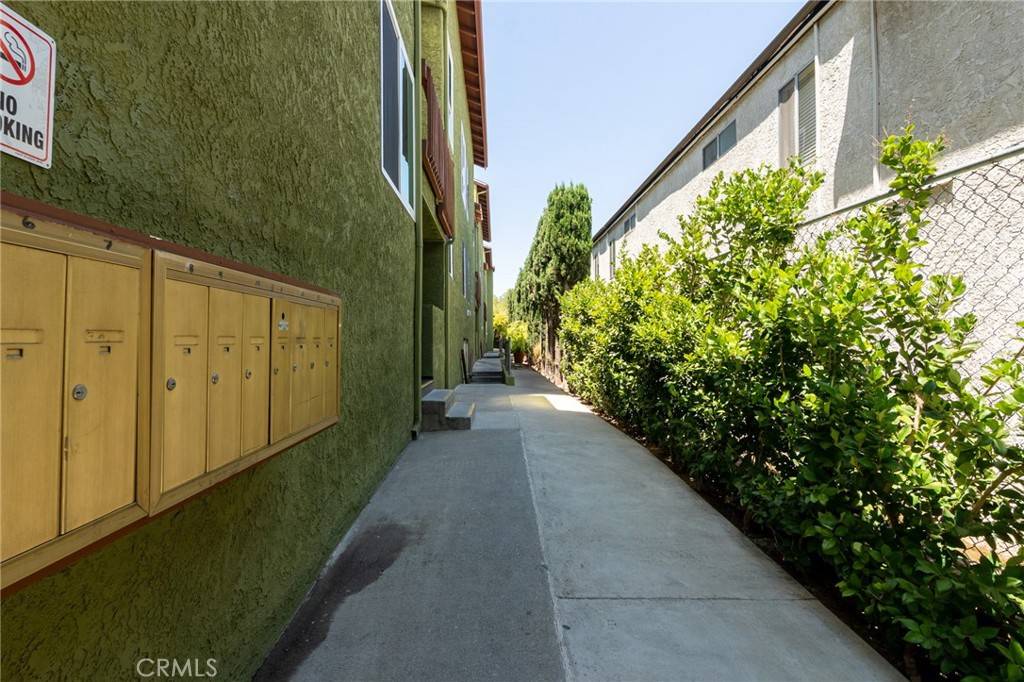 Tarzana, CA 91335,6155 Reseda #4