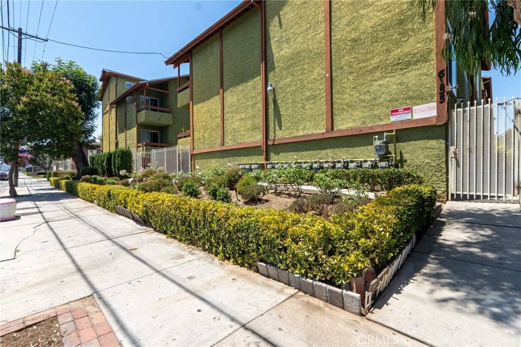 Tarzana, CA 91335,6155 Reseda #4
