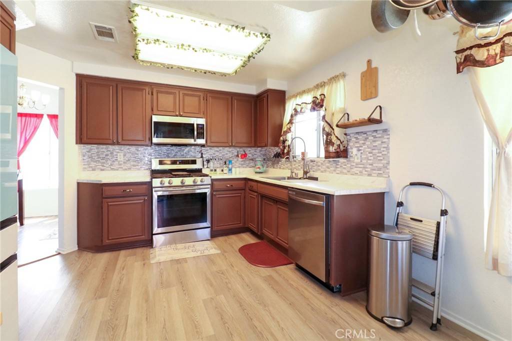 Palmdale, CA 93552,4242 Trenton AVE