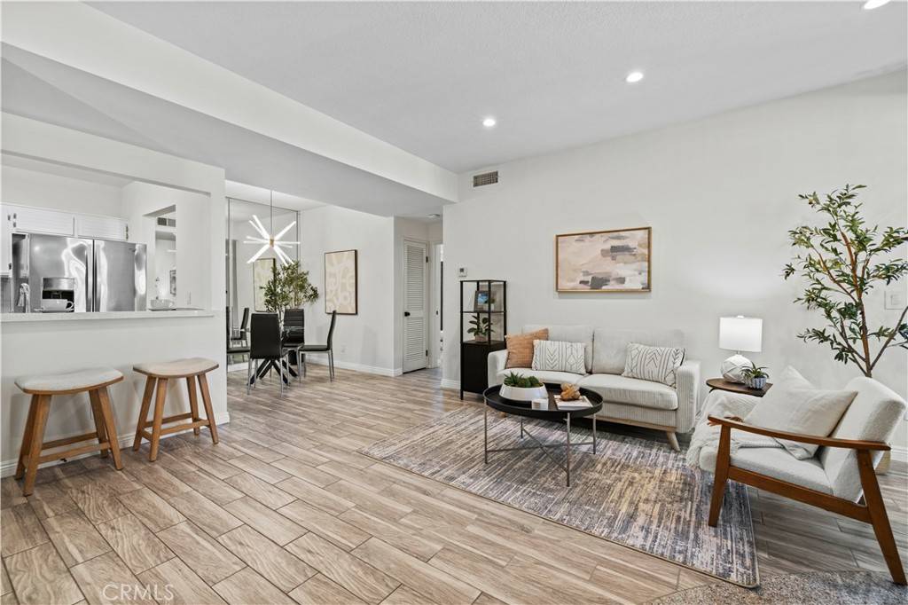 Valencia, CA 91355,24143 Del Monte DR #281