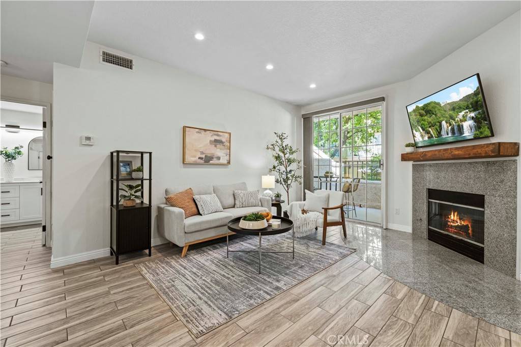 Valencia, CA 91355,24143 Del Monte DR #281