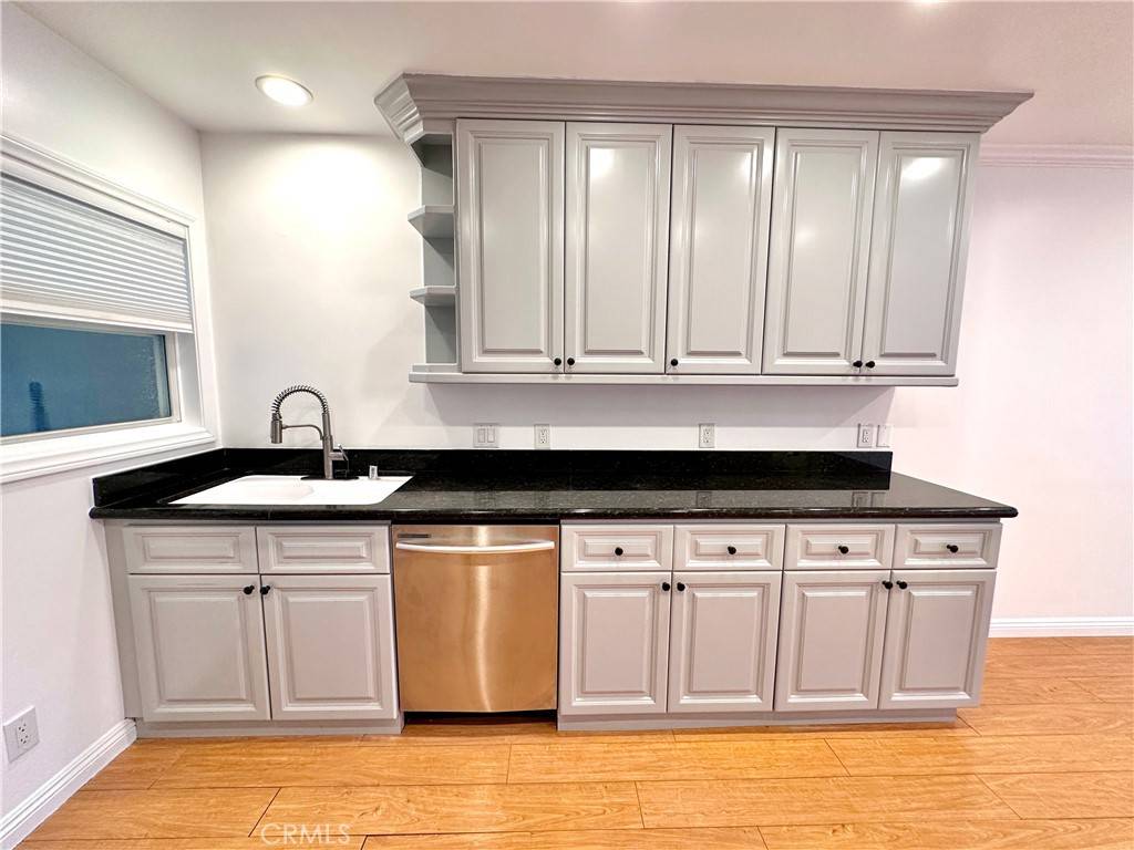 Winnetka, CA 91306,19919 Archwood ST