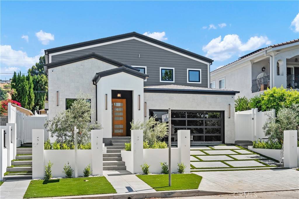Encino, CA 91316,17962 Valley Vista BLVD