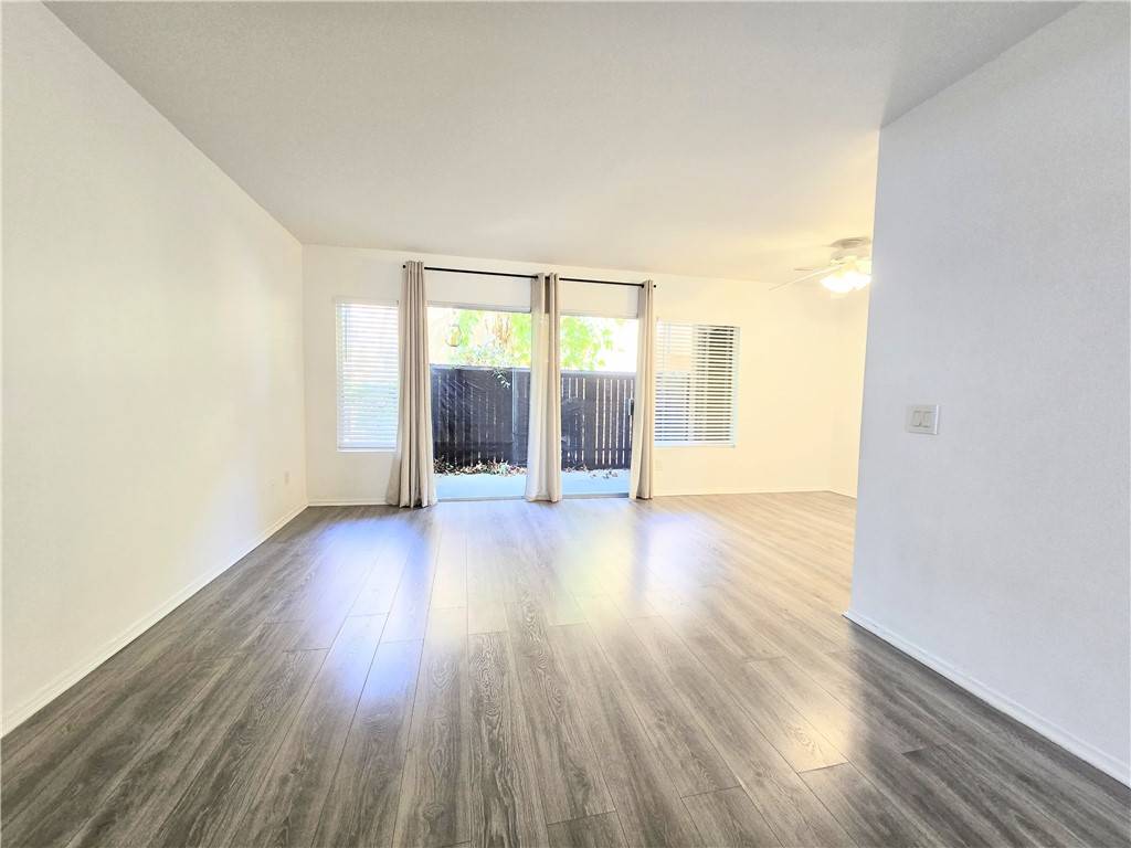 Tarzana, CA 91356,18350 Hatteras ST #163