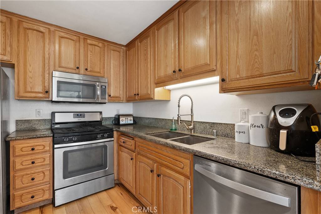Canyon Country, CA 91351,27074 Hidaway AVE #3
