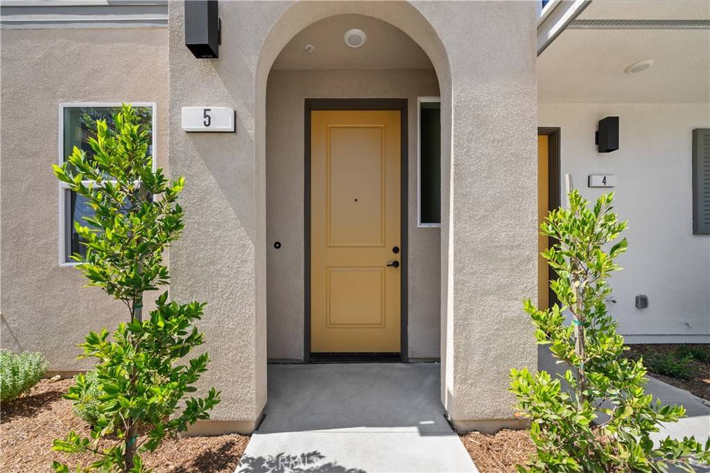 North Hills, CA 91343,9423 N Sepulveda Blvd #1