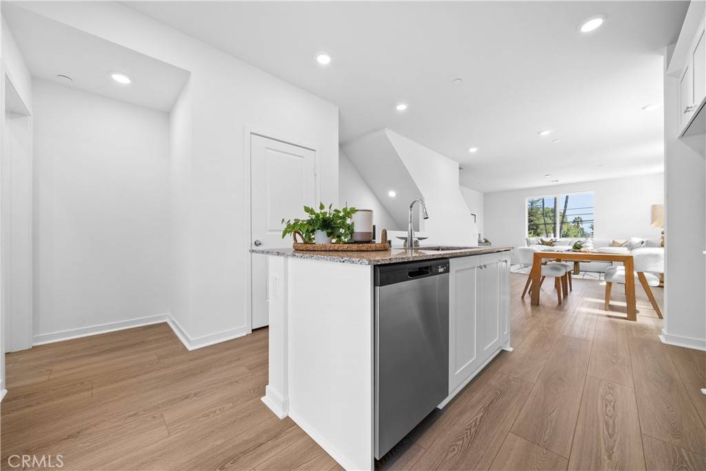 North Hills, CA 91343,9423 N Sepulveda Blvd #1