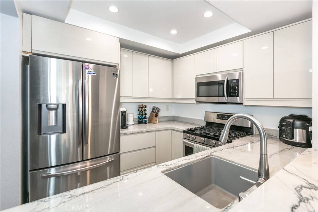 Canoga Park, CA 91304,7800 Topanga Canyon BLVD #324