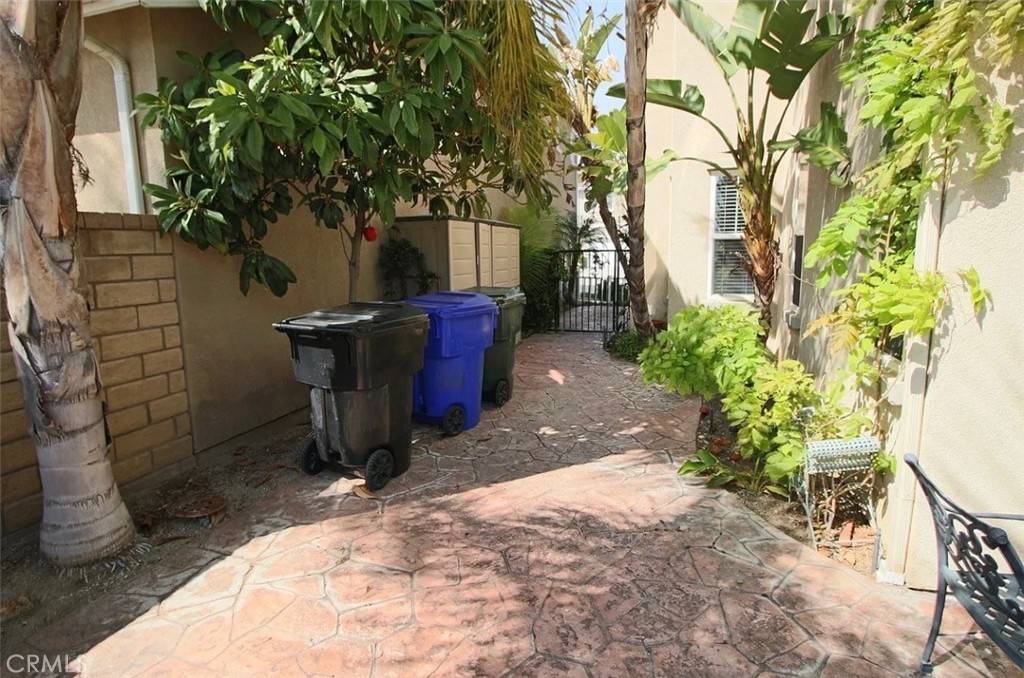 Valencia, CA 91354,24112 Joshua DR