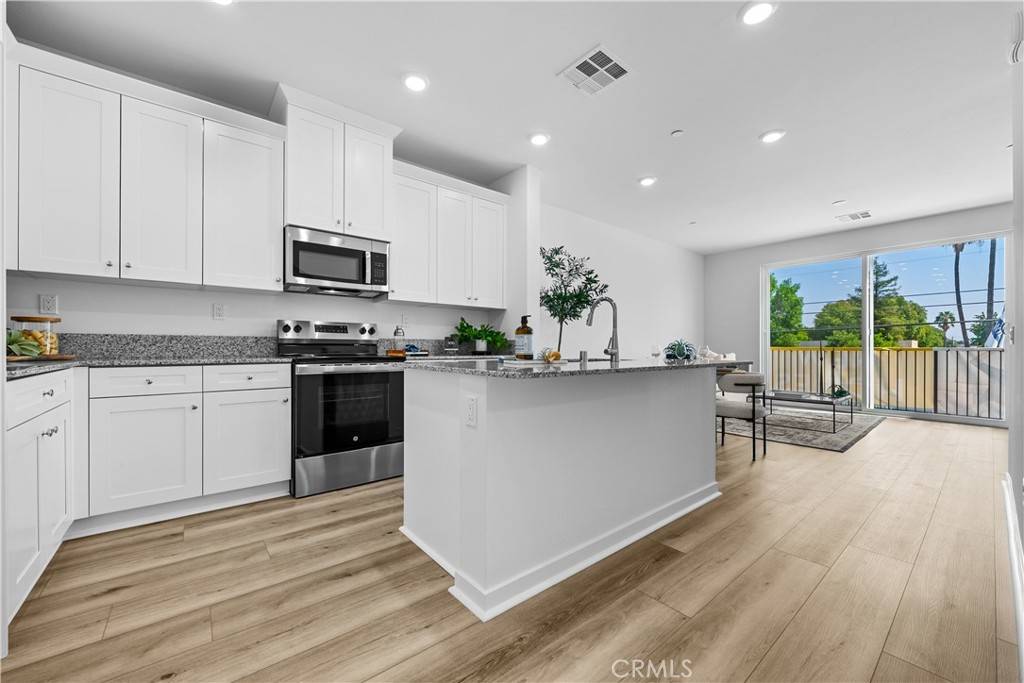 North Hills, CA 91343,9423 N Sepulveda Blvd. #2