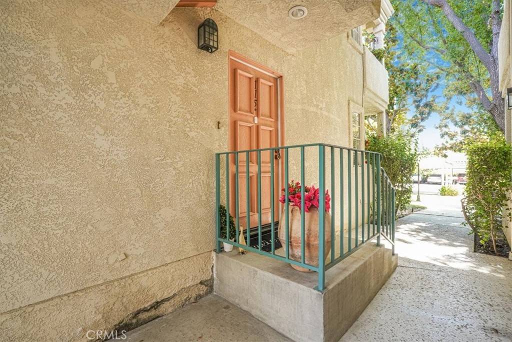 Calabasas, CA 91302,4201 Las Virgenes RD #115
