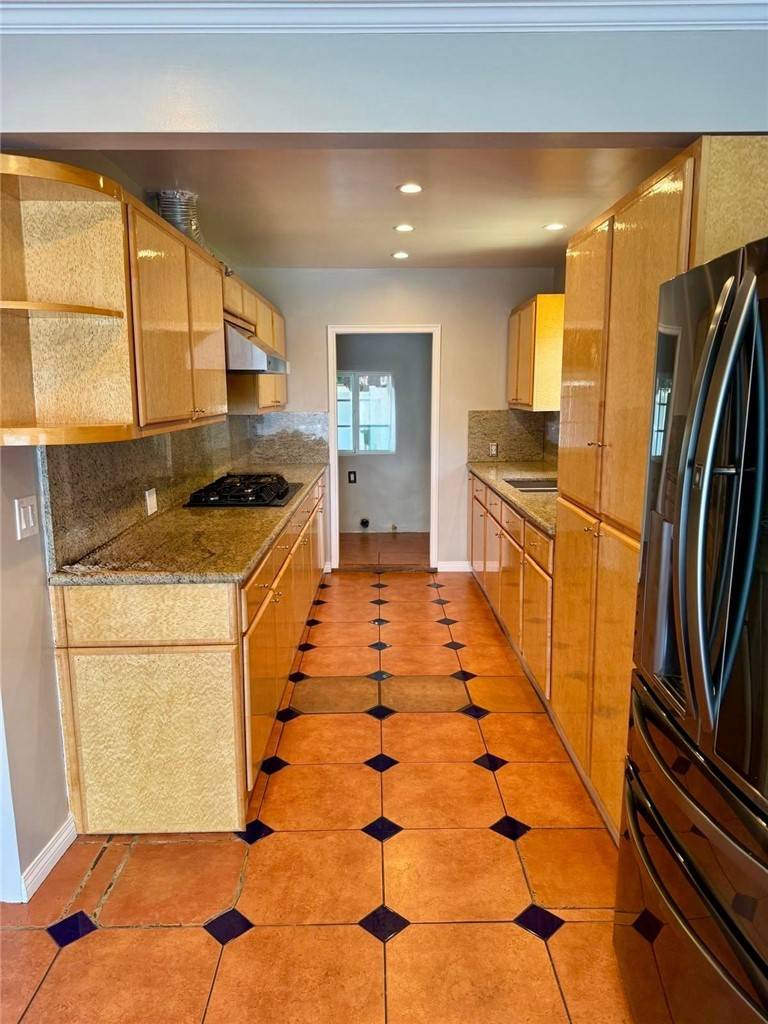 Van Nuys, CA 91406,17119 Saticoy ST