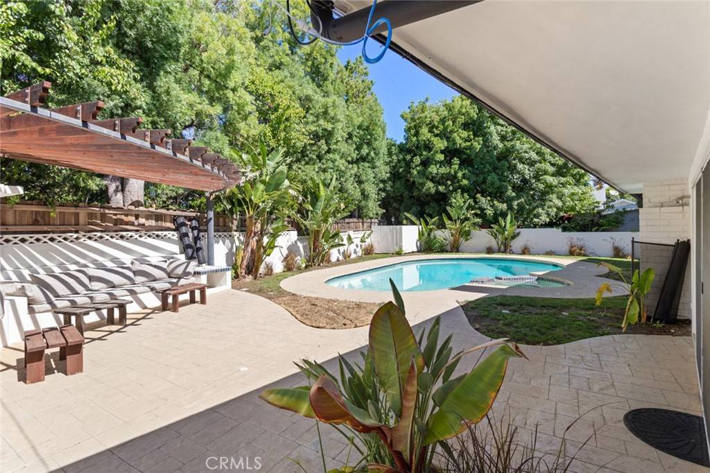 Woodland Hills, CA 91364,4551 Larkwood AVE