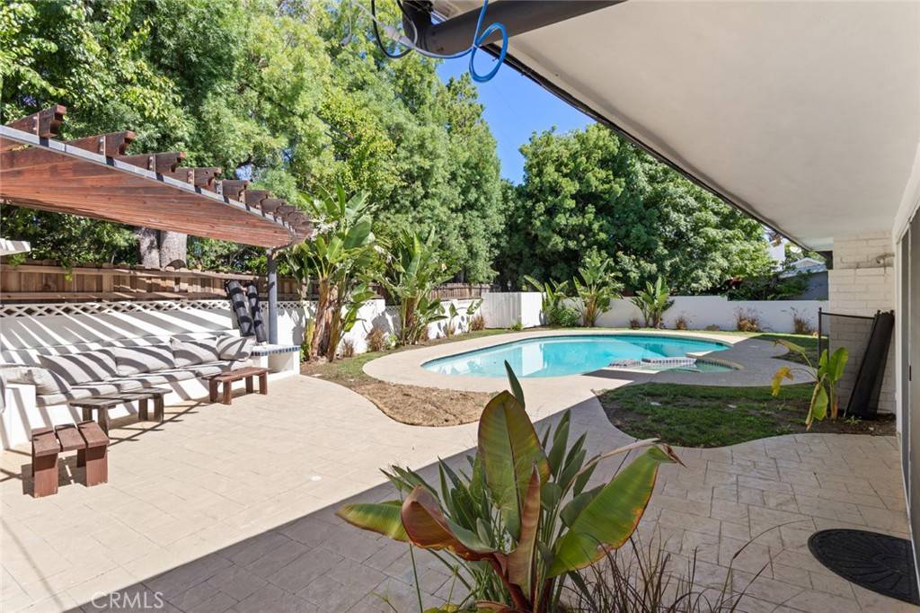Woodland Hills, CA 91364,4551 Larkwood AVE