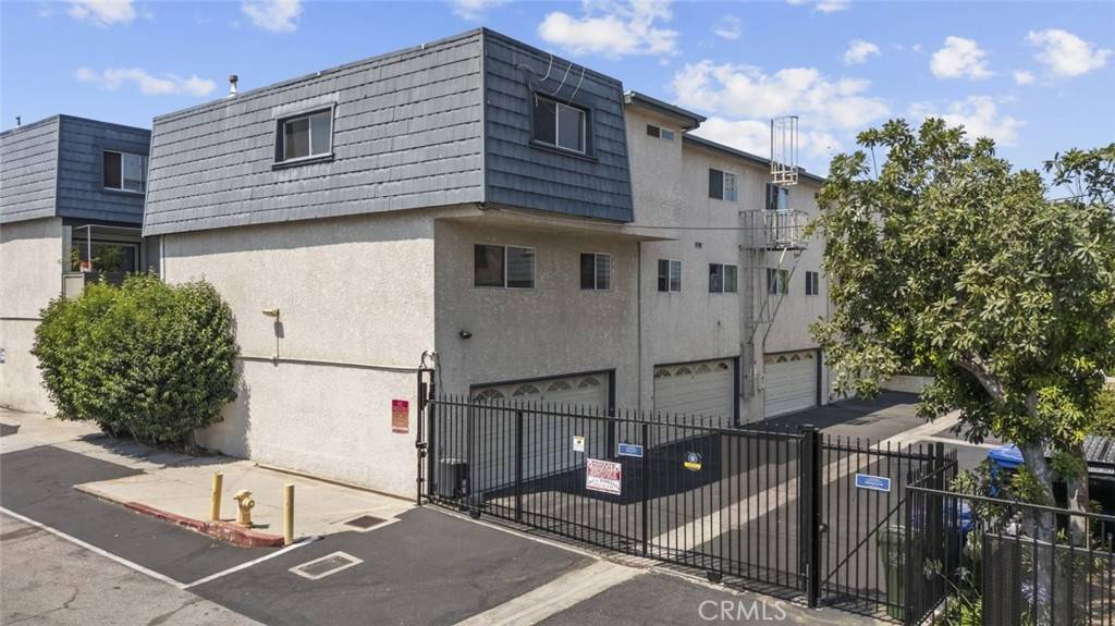 Tarzana, CA 91356,18550 Hatteras ST #82