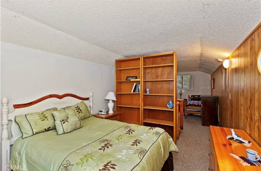 Sugarloaf, CA 92386,370 Victoria LN