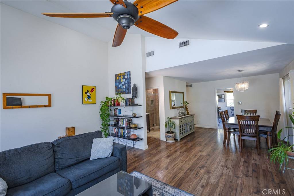 Tujunga, CA 91042,10773 Redmont AVE