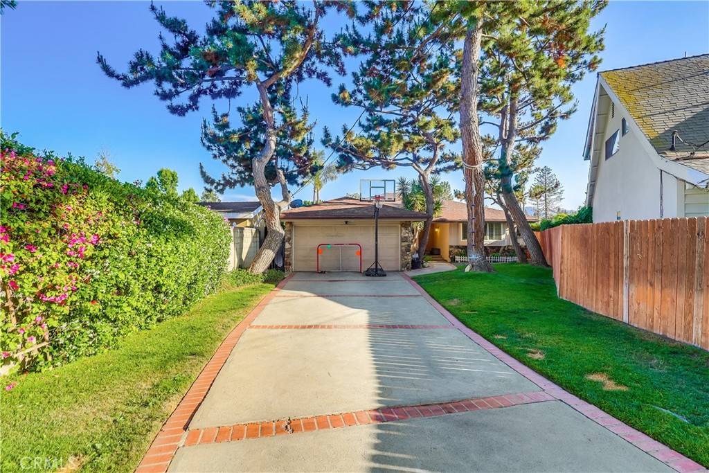 Valley Village, CA 91607,12746 Addison ST