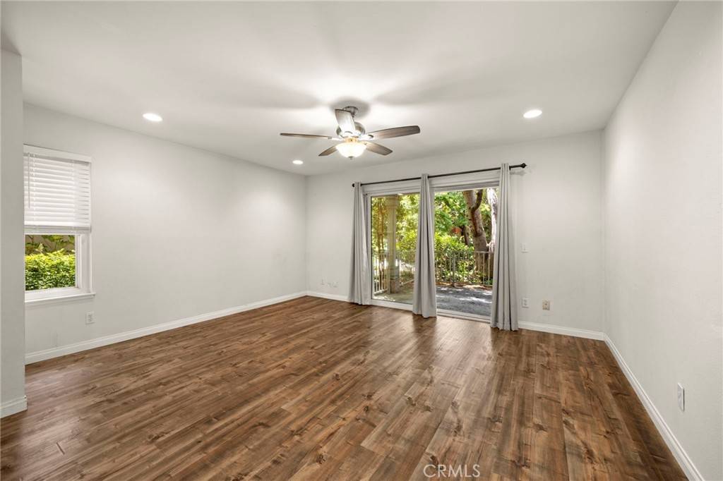 Canoga Park, CA 91303,7150 Carlson CIR #21