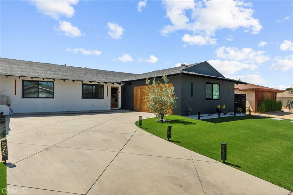 Simi Valley, CA 93063,2282 Brentwood ST