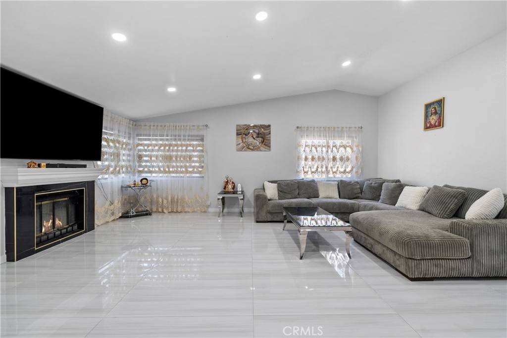 Lancaster, CA 93535,43743 Bravo LN