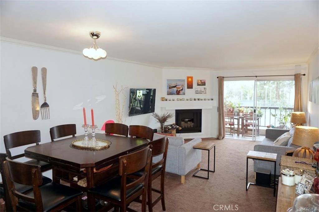 Woodland Hills, CA 91367,5520 Owensmouth AVE #217