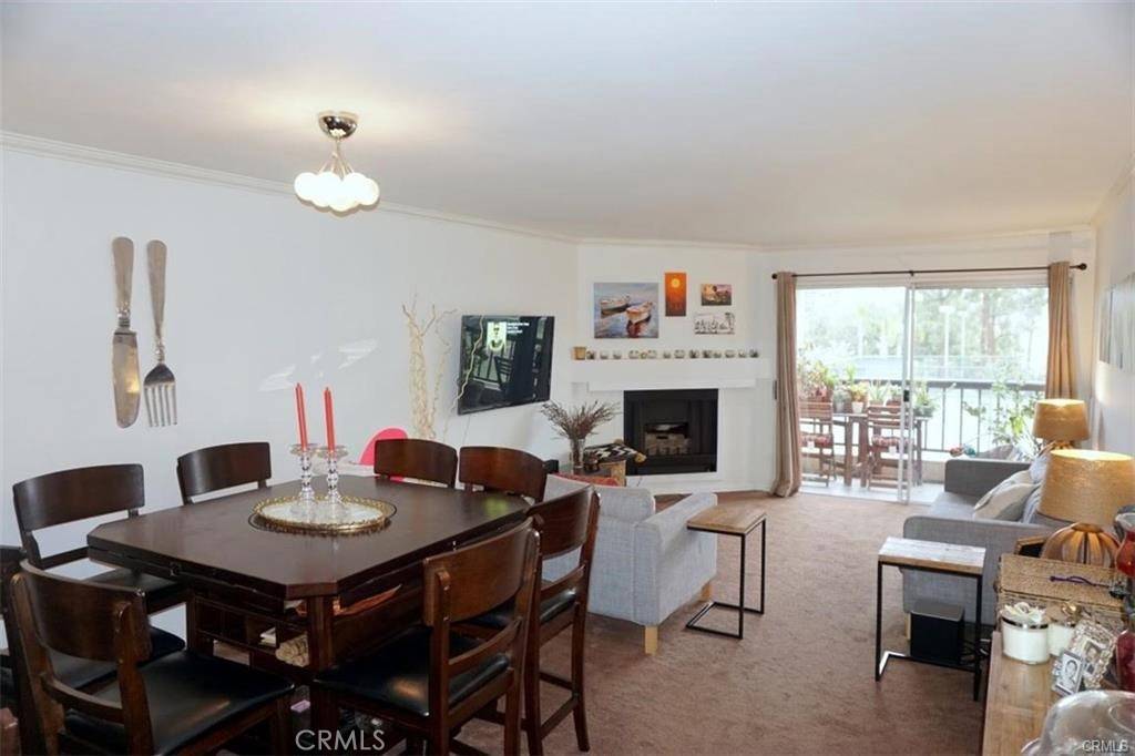 Woodland Hills, CA 91367,5520 Owensmouth AVE #217