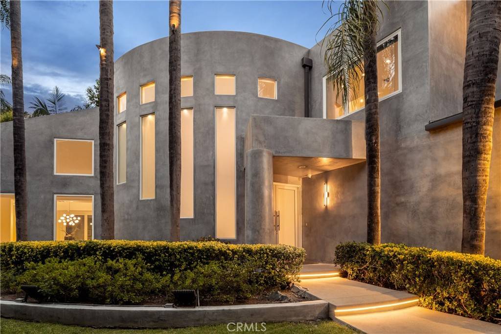 Sherman Oaks, CA 91403,4035 Pacheco DR