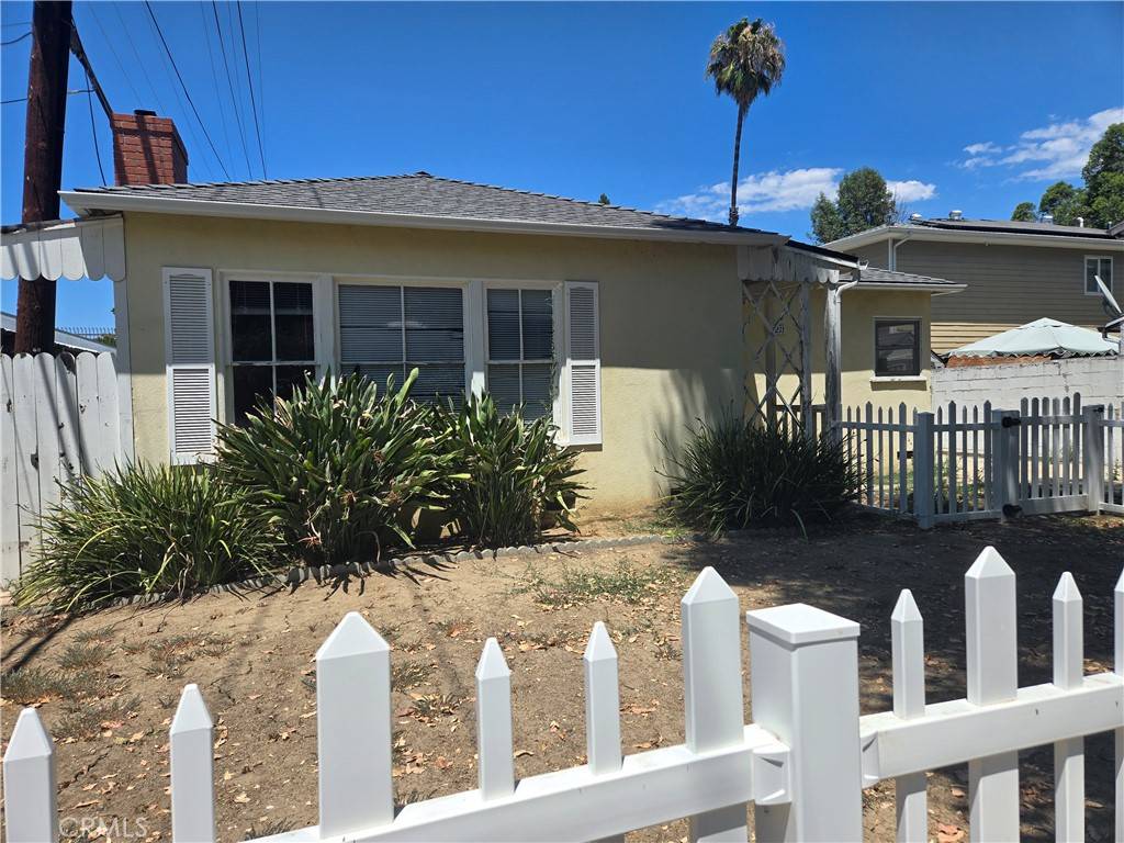 Woodland Hills, CA 91364,21211 Avenue San Luis