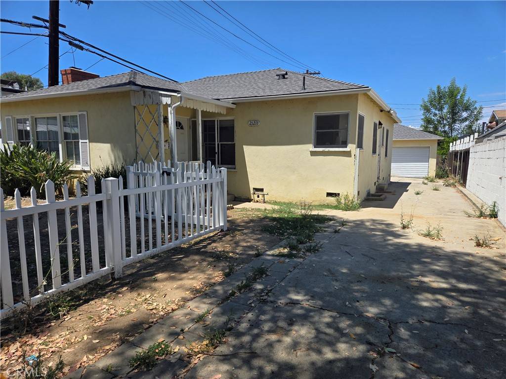 Woodland Hills, CA 91364,21211 Avenue San Luis