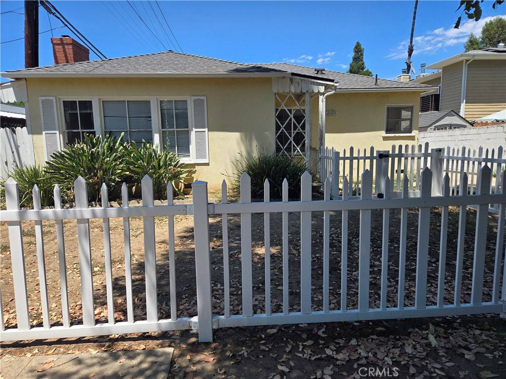 Woodland Hills, CA 91364,21211 Avenue San Luis
