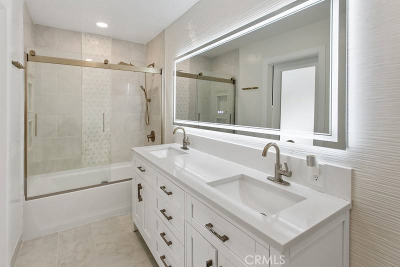 West Hills, CA 91304,7900 Vicki AVE