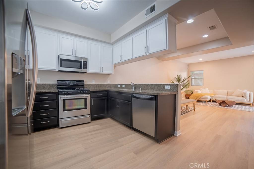 Van Nuys, CA 91405,14554 Kittridge ST