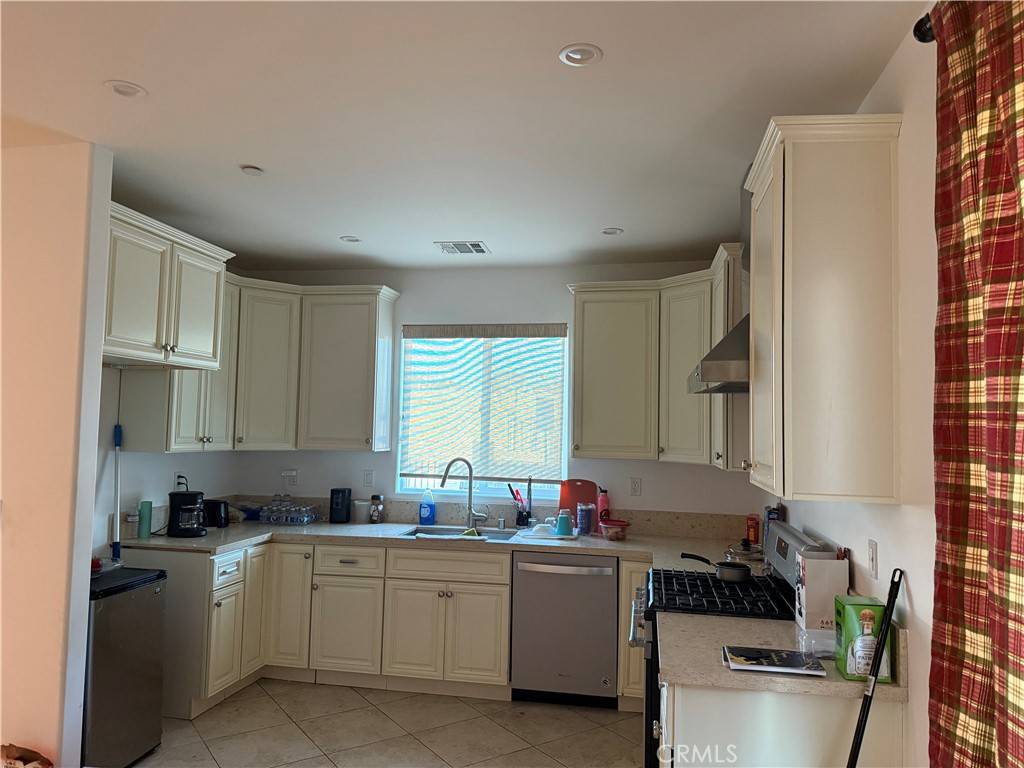 Sun Valley, CA 91352,10845 Vinedale ST