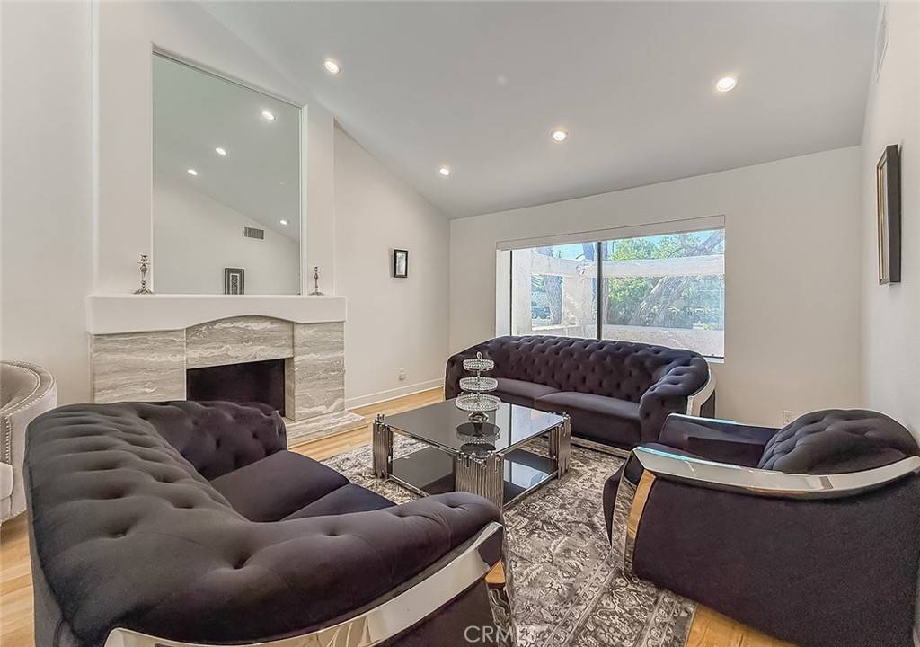 Winnetka, CA 91306,20208 Blythe St ST