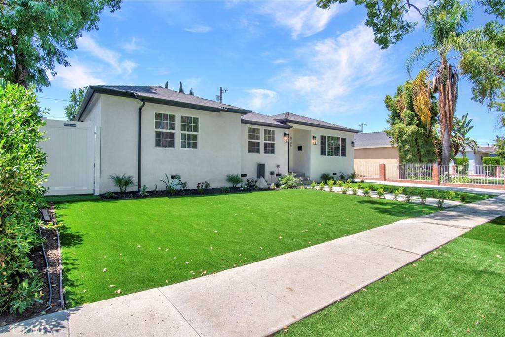 Tarzana, CA 91335,18406 Jovan ST