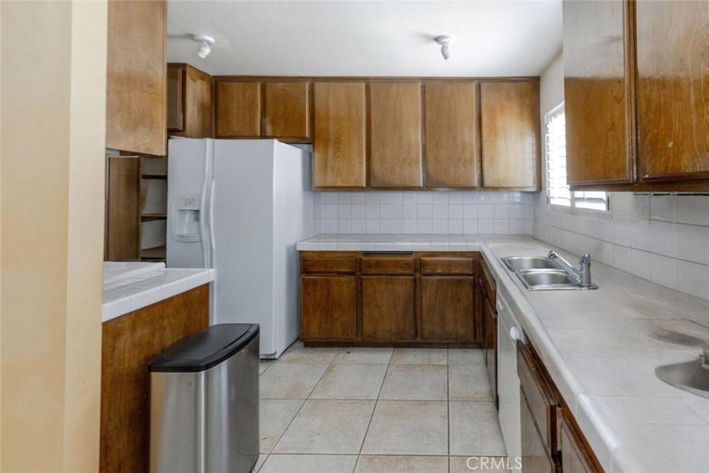 Reseda, CA 91335,19545 Sherman WAY #66
