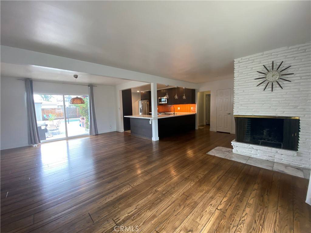 Tarzana, CA 91335,6312 Belmar AVE