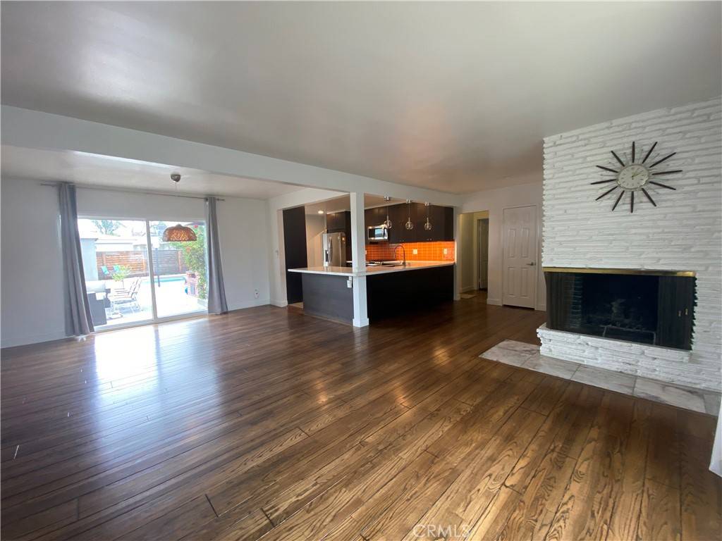 Tarzana, CA 91335,6312 Belmar AVE
