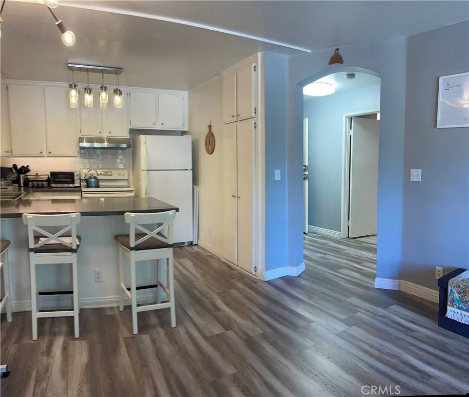 Canoga Park, CA 91303,6815 Remmet AVE #216