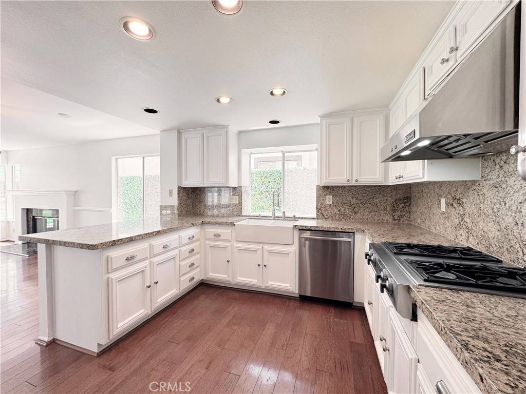 Calabasas, CA 91302,24664 Vista Cerritos