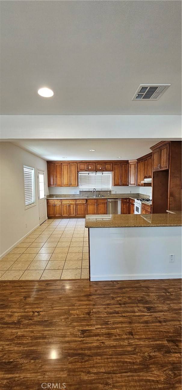 Reseda, CA 91335,7025 Rhea AVE