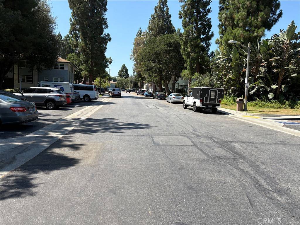 Los Angeles, CA 90016,3620 Kalsman DR #1