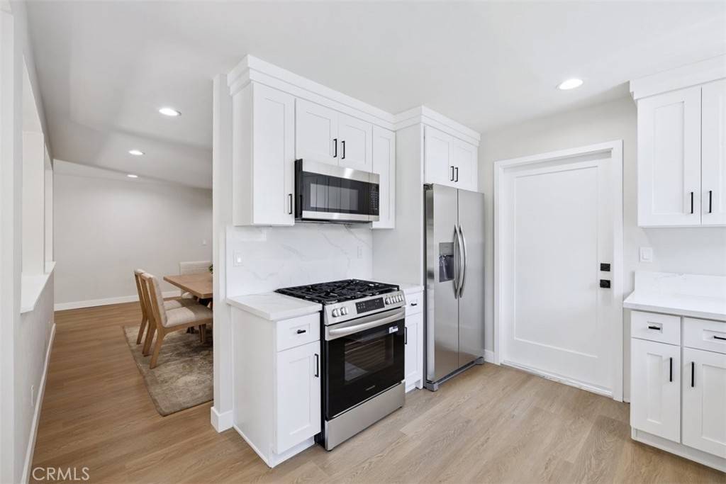 Simi Valley, CA 93063,5704 Katherine ST