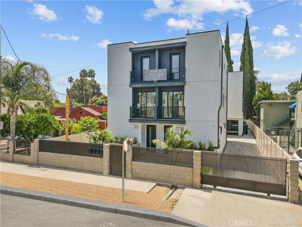 Van Nuys, CA 91405,13942 Vanowen