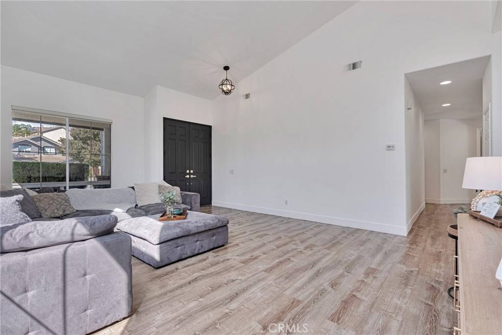 Canyon Country, CA 91387,14310 Platt CT