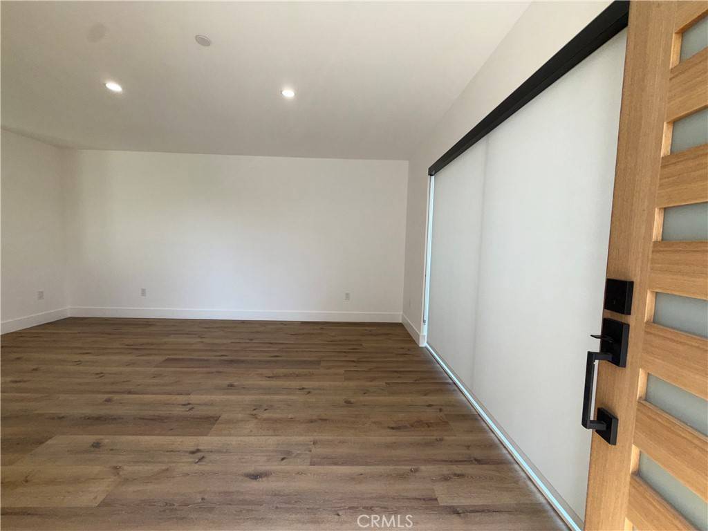 Los Angeles, CA 90004,4454 Clinton ST #1/2
