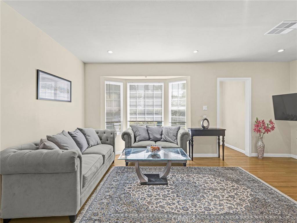 Encino, CA 91316,5169 Hesperia AVE